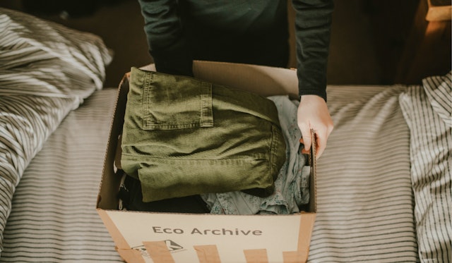 How to Declutter Your Closet Responsibly