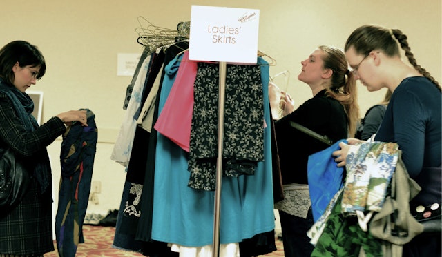 How to Host a Successful Clothing Swap