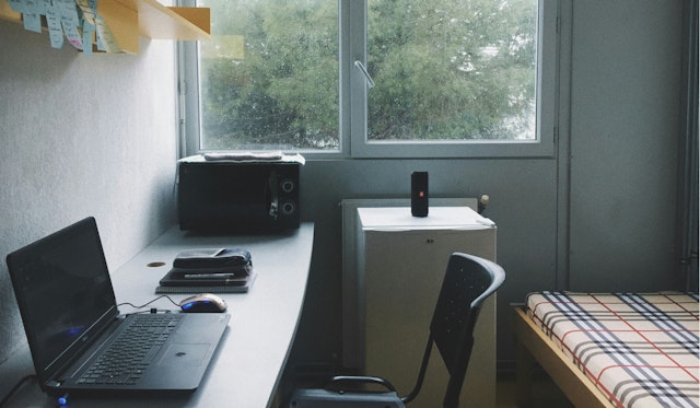 6 Ways to Responsibly Get Rid of Your Dorm Furniture